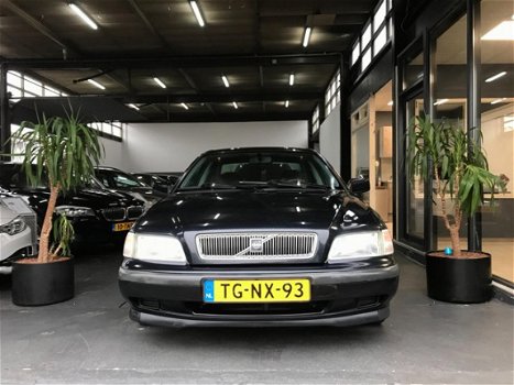 Volvo S40 - 1.8 Luxury AUTOMAAT - 2e eig - lage km's - 1