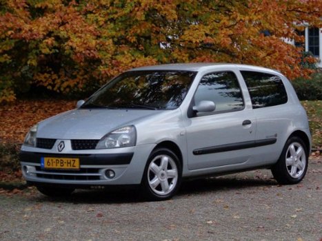 Renault Clio - 1.4-16V Privilège - 1