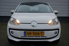 Volkswagen Up! - 1.0/60PK High Up Executive · Navigatie · Parkeersensoren · Pan.dak