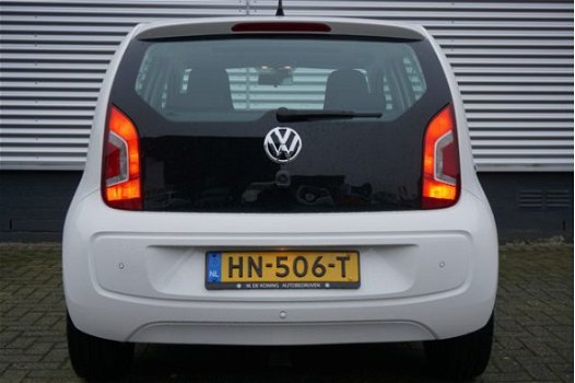 Volkswagen Up! - 1.0/60PK High Up Executive · Navigatie · Parkeersensoren · Pan.dak - 1