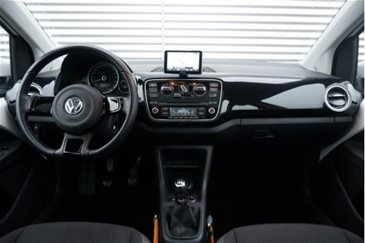 Volkswagen Up! - 1.0/60PK High Up Executive · Navigatie · Parkeersensoren · Pan.dak - 1
