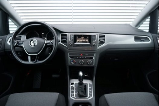 Volkswagen Golf Sportsvan - 1.2TSI/111PK Trendline DSG · Airco · Cruise control · Wegklapbare trekha - 1