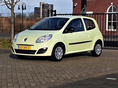 Renault Twingo - 1.2 Authentique Lage kilometrs / Dealer onderhouden / Nap - 1