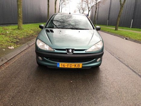 Peugeot 206 - 1.4 Gentry Nap, Nieuwe APK, Airco, Aux, Usb - 1