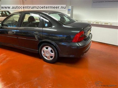 Opel Vectra - 1.6i-16V Elegance - 1