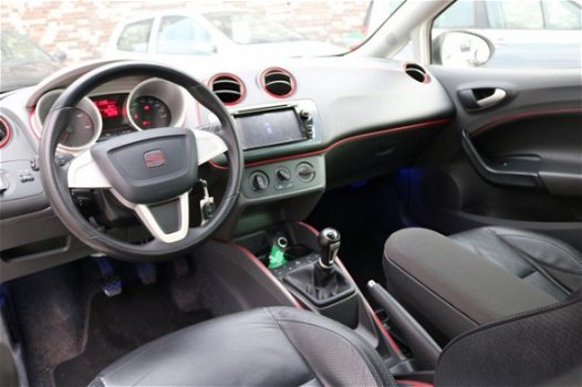 Seat Ibiza - 1.2 TDI Style Ecomotive FR Sport 2011 LEER|NAVI|Stoelverwarming|Nieuwe APK en NAP - 1
