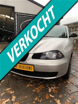 Seat Ibiza - 1.2-12V Stella / LM VELGEN / PIONEER SCHERM / TREKHAAK / NIEUWE APK / - 1