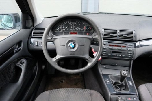 BMW 3-serie - 320i 150PK | Airco | Nieuwe apk - 1
