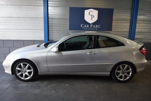 Mercedes-Benz C-klasse Sportcoupé - 180 NETTE AUTO/NAVIGATIE/LMV/CRUISE/AIRCO/APK 06-'20/NAP - 1