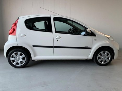 Peugeot 107 - 1.0-12V Millesim 200 1.0-12V Automaat Airco 1e eigenaar 36.975km NAP - 1