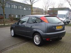 Ford Focus - 2.0-16V Trend