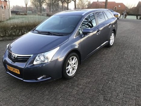 Toyota Avensis Wagon - 1.8 VVT-I BUSINESS - 1