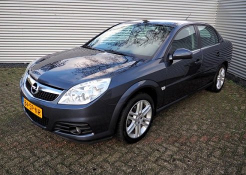 Opel Vectra - 1.8-16V Business CLIMA CRUISE NAVI TREKHAAK - 1