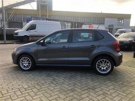 Volkswagen Polo - 1.2 Easyline - 1