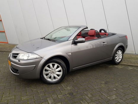 Renault Mégane coupé cabriolet - 1.6-16V Tech Line | AUTOMAAT | STOELVERWARMING | PARKEERSENSOREN | - 1