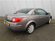 Renault Mégane coupé cabriolet - 1.6-16V Tech Line | AUTOMAAT | STOELVERWARMING | PARKEERSENSOREN |