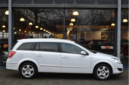 Opel Astra Wagon - 1.6 Business | Airco | Cruise | Donker glas | Trekhaak | - 1