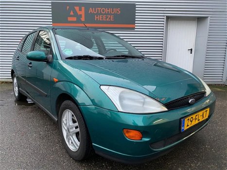 Ford Focus - 1.6-16V Trend *APK*ELEKTR. RAMEN*STUURBEKR.*TREKHAAK*LM VELGEN - 1