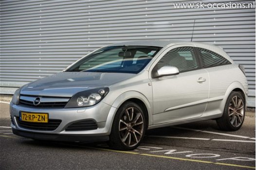 Opel Astra GTC - 1.7 CDTi Sport 101pk✔AIRCO✔Cruise✔APK 11.2020 - 1