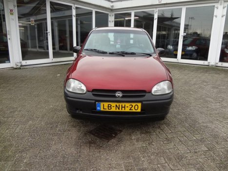 Opel Corsa - 1.4i Swing - 1