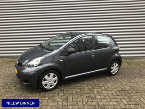 Toyota Aygo - 1.0-12V Access | Airco | Navi | Parkeerhulp | Dealer onderhouden | 1e eigenaar | ALLE - 1