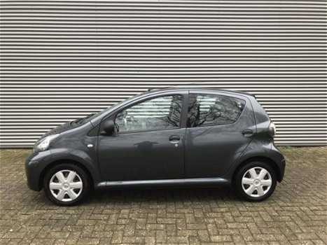 Toyota Aygo - 1.0-12V Access | Airco | Navi | Parkeerhulp | Dealer onderhouden | 1e eigenaar | ALLE - 1