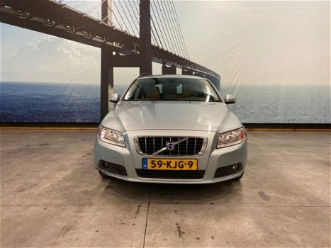 Volvo V70 - 2.4 D5 Momentum - 1