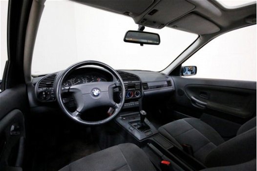 BMW 3-serie - 318tds Youngtimer Fiscaal vriendelijk, El.schuifdak - 1