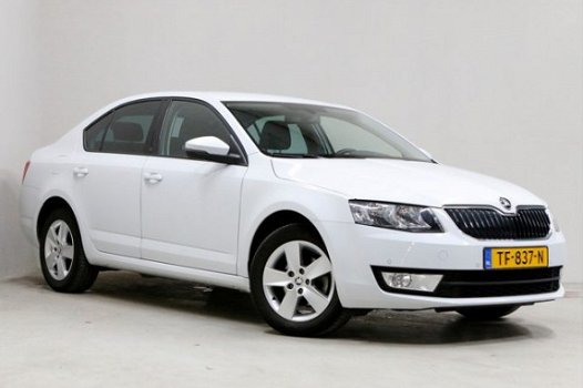 Skoda Octavia - 1.2 TSI Greentech Ambition Navigatie Climate Control Cruise Cont - 1