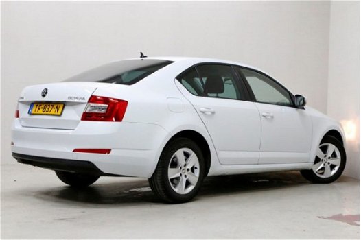 Skoda Octavia - 1.2 TSI Greentech Ambition Navigatie Climate Control Cruise Cont - 1