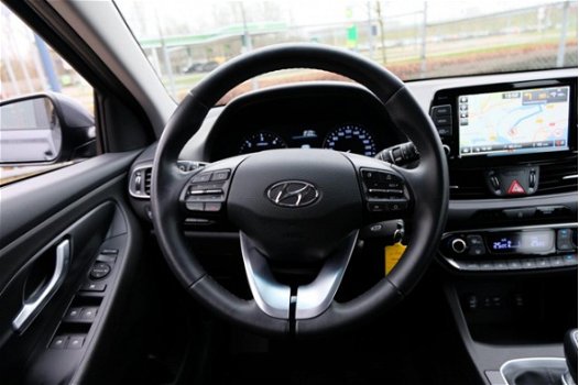 Hyundai i30 - 1.6 CRDi Comfort 5-Deurs Navi/A-Cam/PDC/LMV - 1