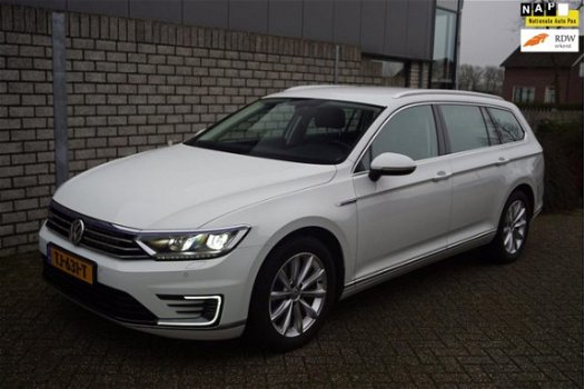 Volkswagen Passat Variant - 1.4 TSI GTE Highline Automaat Half Leder Alcantara Xenon Clima Camera PD - 1