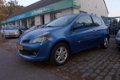 Renault Clio - 1.4-16V Dynamique Luxe motor loopt opstooring - 1 - Thumbnail