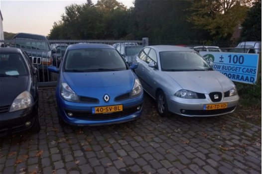 Renault Clio - 1.4-16V Dynamique Luxe motor loopt opstooring - 1