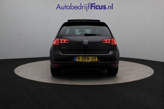 Volkswagen Golf - 1.4 TSI GTE AUTOMAAT MET PANORAMADAK, STOELVERWARMING, AIRCO , NAVI, ADAPTIVE CRUI - 1