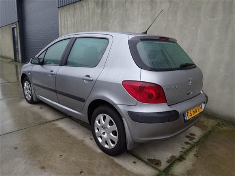 Peugeot 307 - 1.6-16V XT automaat, airco - 1