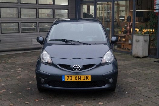 Toyota Aygo - 1.0-12V Sport / Airco / Automaat / 5-DRS / N.A.P - 1