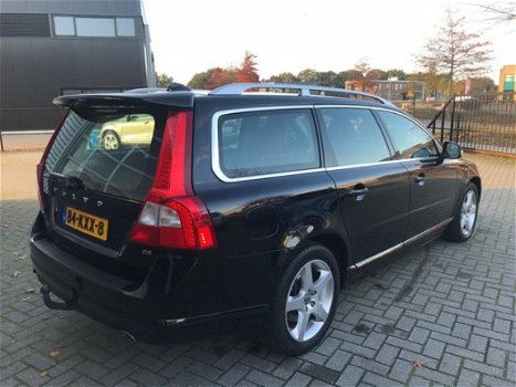 Volvo V70 - 2.4 D5 Summum leder navi pdc xenon winterpakket trekhaak - 1