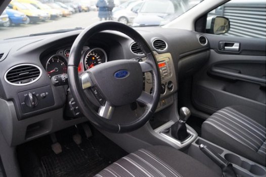 Ford Focus Wagon - 1.6 Trend AIRCO/CRUISE NETTE AUTO - 1
