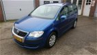 Volkswagen Touran - 1.6 Trendline NAP, Airco, Onderhoud compleet, 7 Persoons - 1 - Thumbnail