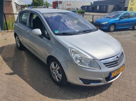 Opel Corsa - 1.2-16V Essentia Climate Control - 1