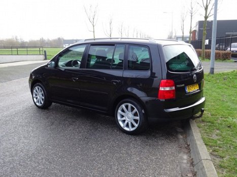 Volkswagen Touran - 1.6-16V FSI Athene | Airco | Cruise | Trekhaak | - 1