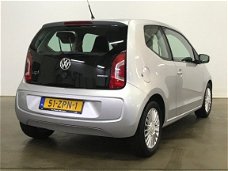 Volkswagen Up! - 1.0 60PK High upNavigatie|3DRS