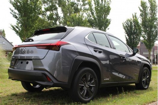 Lexus UX - 250h LAUNCH EDITION * AUTOMAAT * NAVIGATIE * €31.589, - EX.BTW - 1