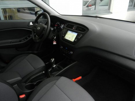 Hyundai i20 - 1.0 T-GDI Comfort Navigatie Lichtmetalen Velgen VAN €21.721, - VOOR € 19.995, - RIJKLA - 1