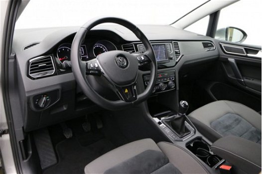 Volkswagen Golf Sportsvan - 1.4 TSI 150PK Highline | Navigatie | Trekhaak | Bi-xenon koplampen | Sto - 1