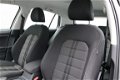 Volkswagen Golf - 1.2 TSI 105PK Comfortline | Navigatie | Parkeersensoren | 16 inch lichtmetalen vel - 1 - Thumbnail