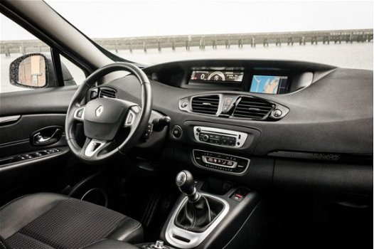 Renault Scénic - 1.5 dCi Expression | Navi | Half Leder | Trekhaak | Cruise | Clima | PDC | Nette Au - 1