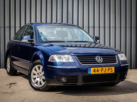 Volkswagen Passat - 2.0-20V Athene LMV, PDC, Trekhaak, Clima, Cruise, NL-Auto - 1