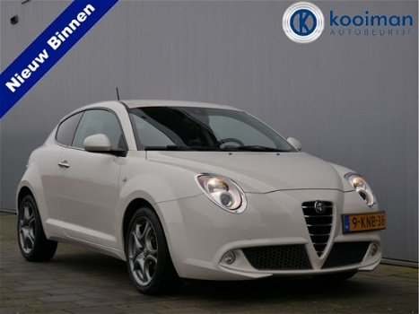 Alfa Romeo MiTo - 0.9 TwinAir 86pk Distinctive Zwart Leder / 17inch / PDC / Airco-ECC - 1